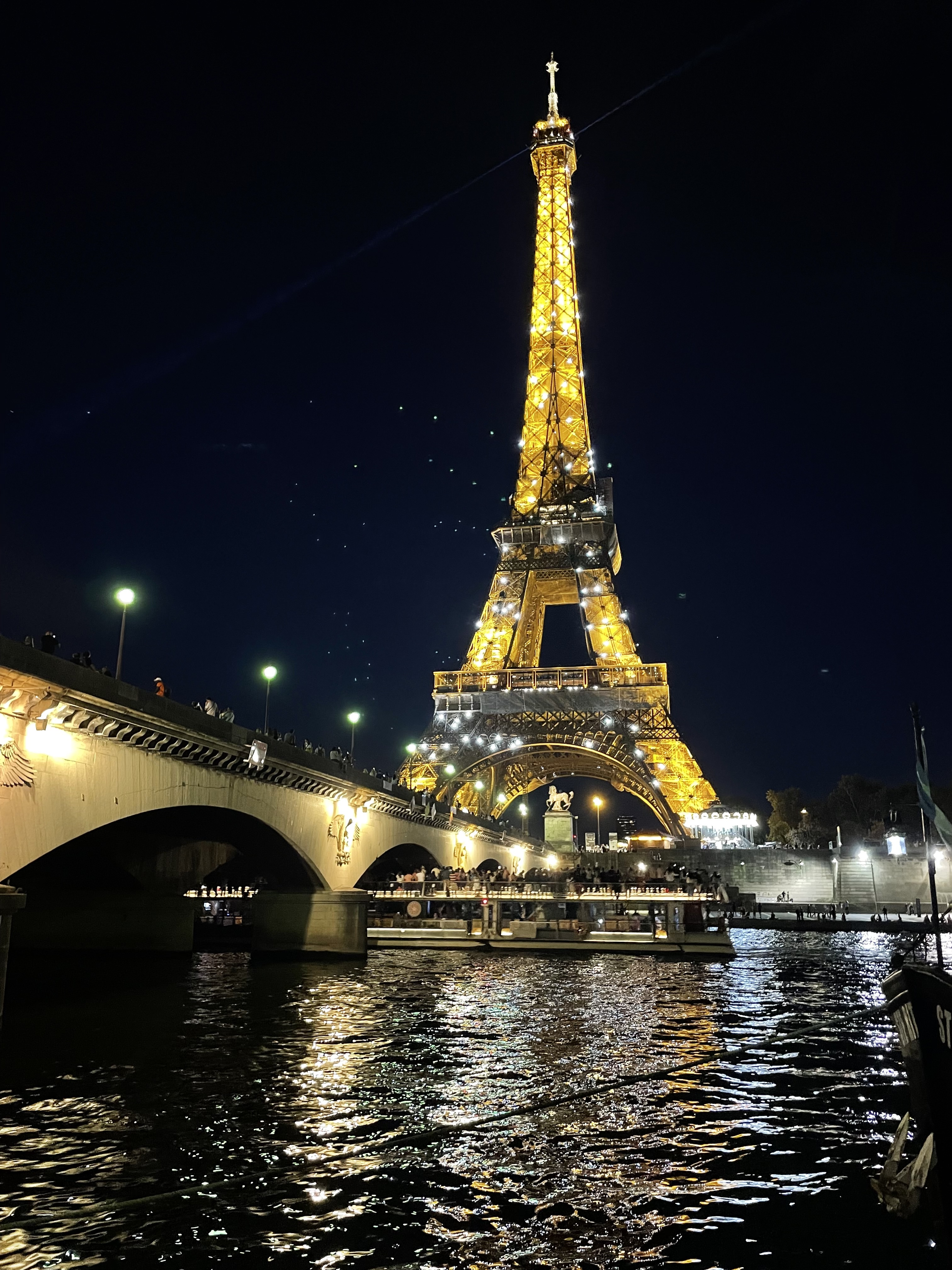 Personal Travel Diary: My Paris Adventures